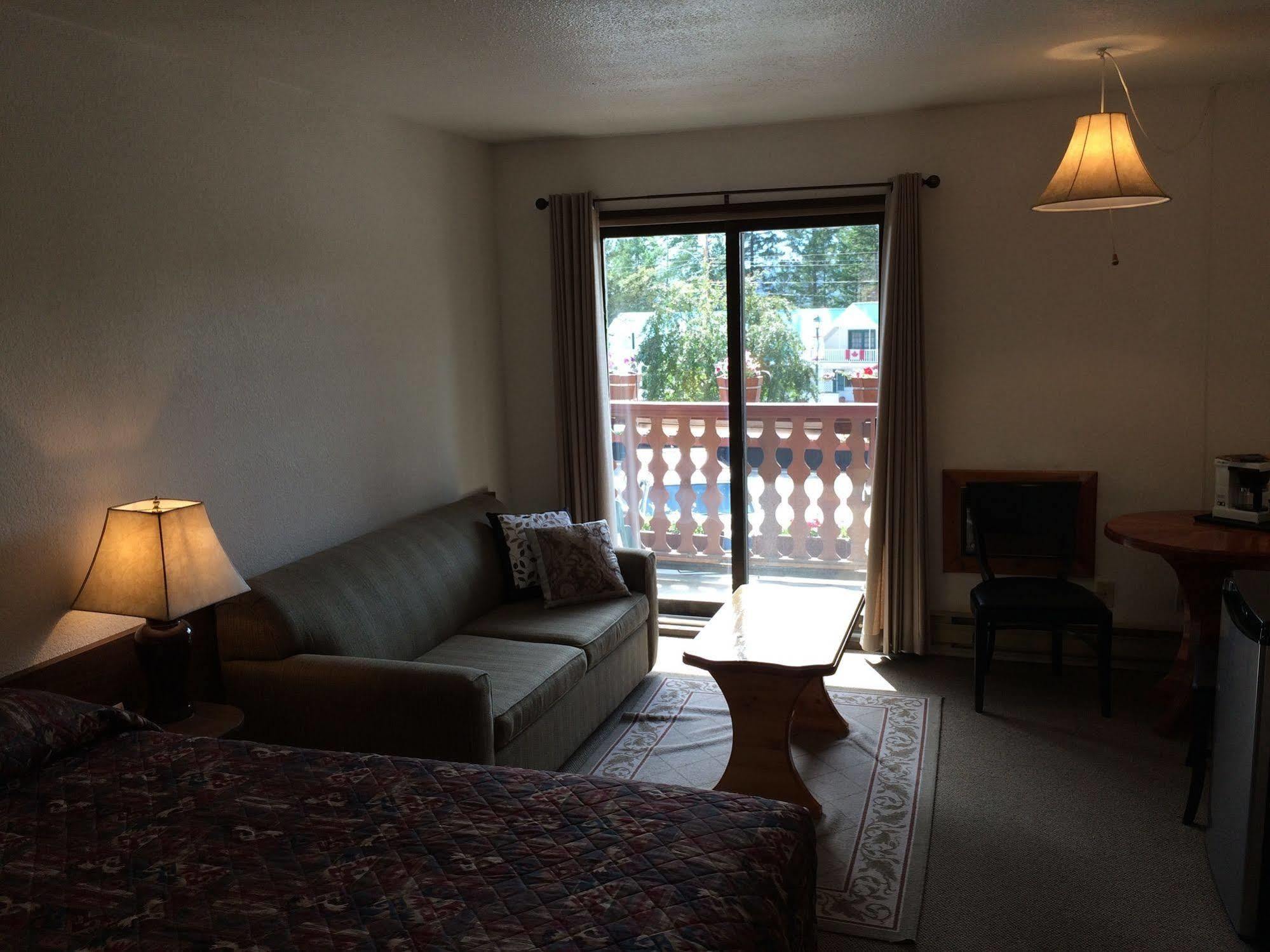 Alpen Motel Radium Hot Springs Exterior foto